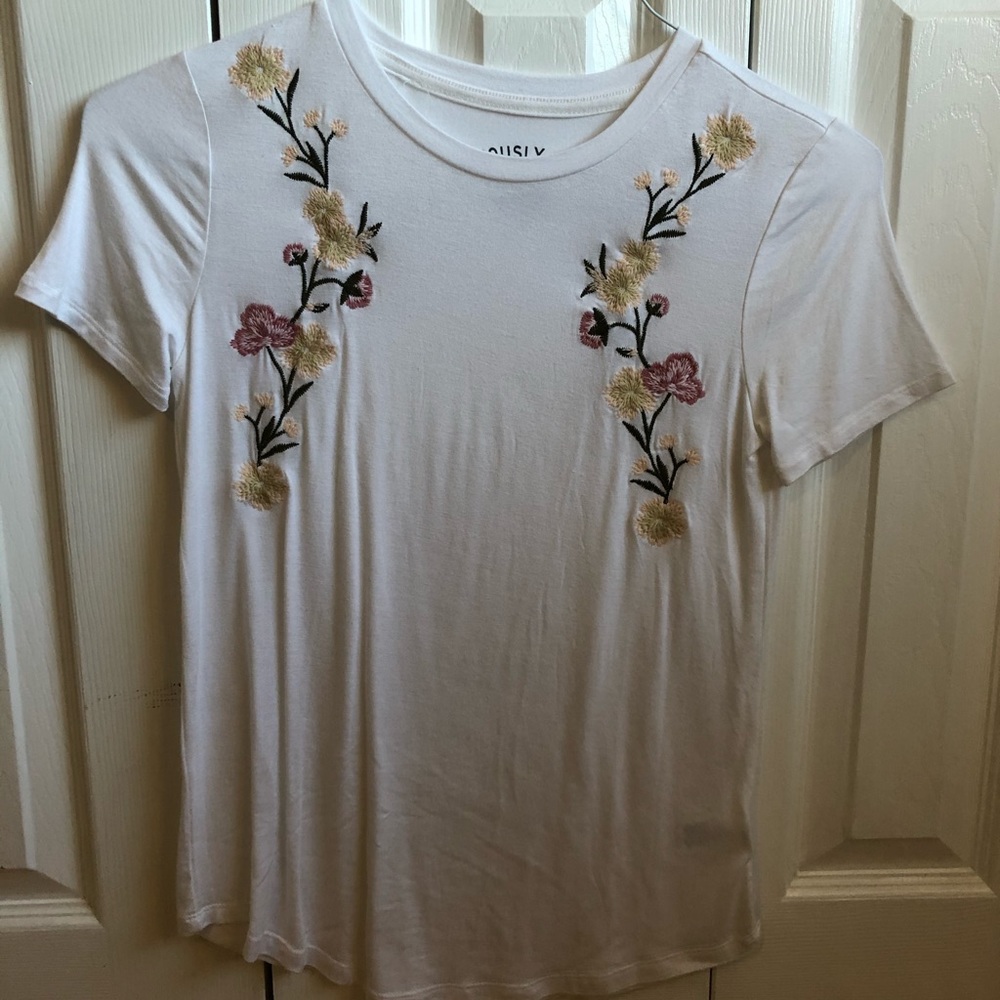 Aeropostale Seriously Soft Tee white short sleeve embroidered flowers size XS